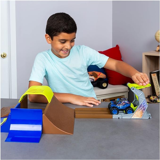 Monster Jam, Champ Ramp Freestyle Playset with Exclusive Son-uva Digger Monster Truck, 1:64 Scale Die-Cast, Kids Toys for Boys and Girls Ages 4-6 and Up