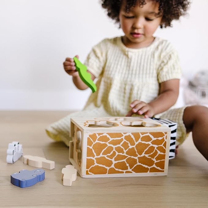 Melissa & Doug Animal Rescue Shape-Sorting Truck - Wooden Toy With 7 Animals and 2 Play Figures -Vehicle Toys For Toddlers